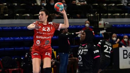 Sénat : proposition de loi pour interdire signes religieux en compétitions sportives Le Sénat examine une proposition de loi visant à interdire les signes religieux dans les compétitions sportives