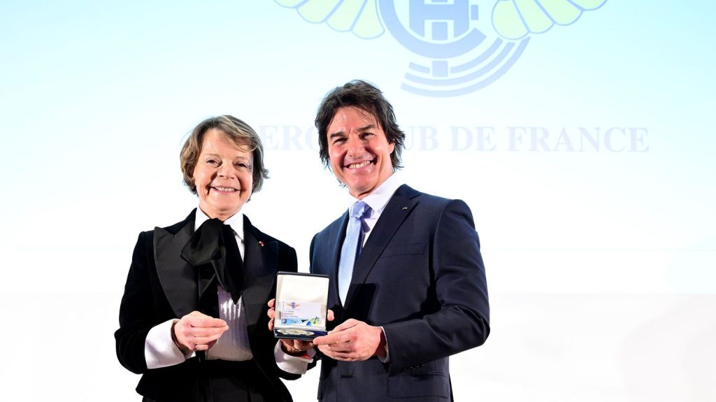 La Grande Médaille de l'Aéro-Club de France décernée à Tom Cruise
