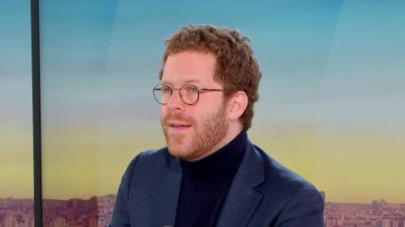 Ukraine : Alliés des USA évaluent leurs engagements, estime David Amiel, député Renaissance Guerre en Ukraine : "Les alliés des États-Unis dans le monde entier regardent ce que valent leurs engagements", souligne David Amiel, député Renaissance