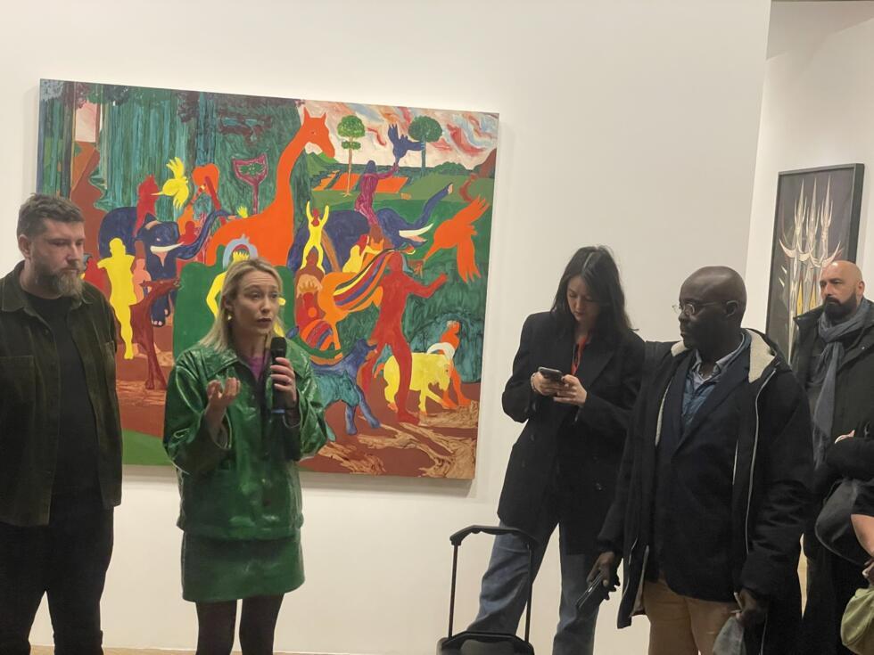 La conservatrice en chef Alicia a frappé lors de la presse de «Paris Noir» le 18 mars 2025.