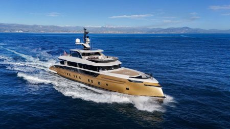 :
    le dernier publié



  



  


      

  

  
    
    "Un véritable symbole de la lutte anticriminalité" : dans les coulisses de la mise en vente du Stefania, yacht de luxe saisi par la justice

          La justice s'apprête à vendre un yacht de luxe, saisi à un Biélorusse soupçonné d’avoir fait fortune dans le trafic de stupéfiants et d’armes. Une opération qui sert d'exemple dans la lutte contre la criminalité.
    
    
          Diffusé le 25/03
                      
        6min