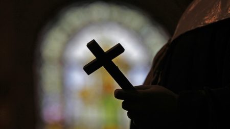 Abus sexuel de l'église catholique française: près de 1 600 réclamations d'indemnisation depuis 2022