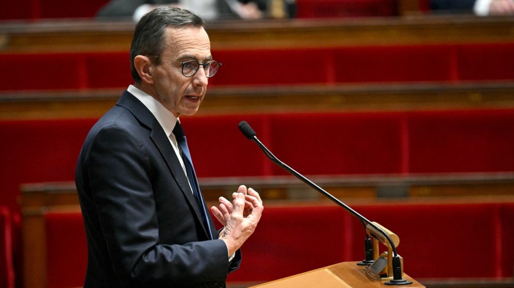 Tensions entre Alger et Paris : Bruno Retailleau promet une "riposte graduée"

          Face au refus de l'Algérie de reprendre une soixantaine d'Algériens qui figurent dans une liste que la France a dressée et qu'elle veut expulser, le ministre de l'Intérieur durcit le ton.