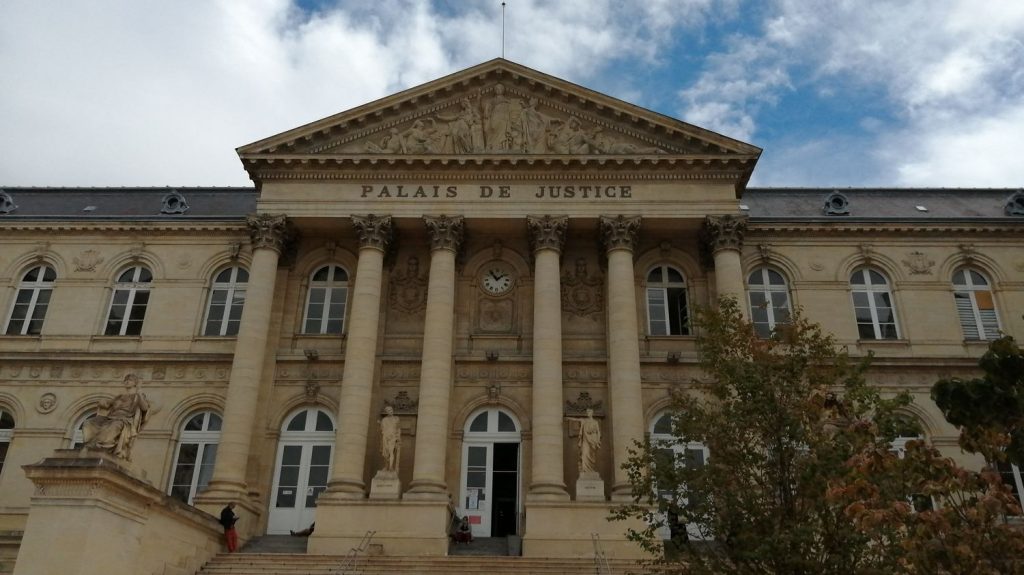 :
    Reportage




  



  


  
  "On ne soigne pas une addiction avec une amende" : à Amiens, un dispositif judiciaire unique pour les consommateurs de drogue
