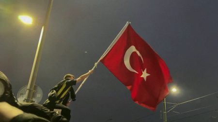 Arrestation du maire d'Istanbul : plus de 1 000 manifestants dont une dizaine de journalistes arrêtés