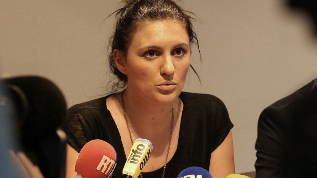Attentat de Nice : la policière Sandra Bertin dénonce « un acharnement » après sa poursuite en diffamation Attentat de Nice : c’est "un acharnement", témoigne la policière municipale Sandra Bertin poursuivie en diffamation