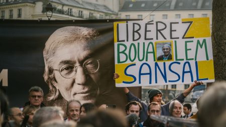 Jugement de Boualem Sansal en Algérie : "Qu'importe la condamnation, nous espérons une grâce présidentielle", réagit son ami et poète Kamel Bencheikh
