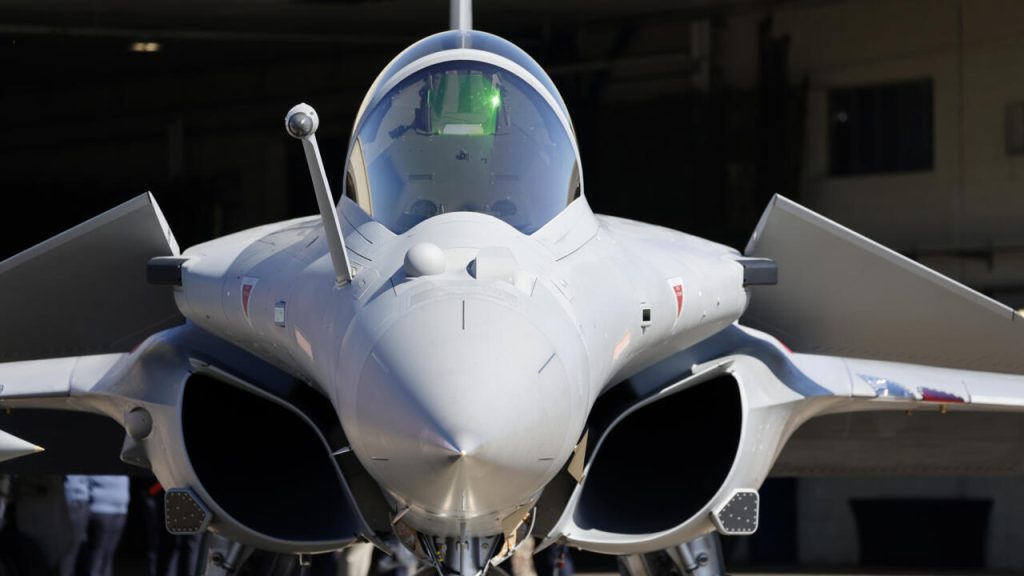 Dassault de France dit la sortie de Rafale Warplane