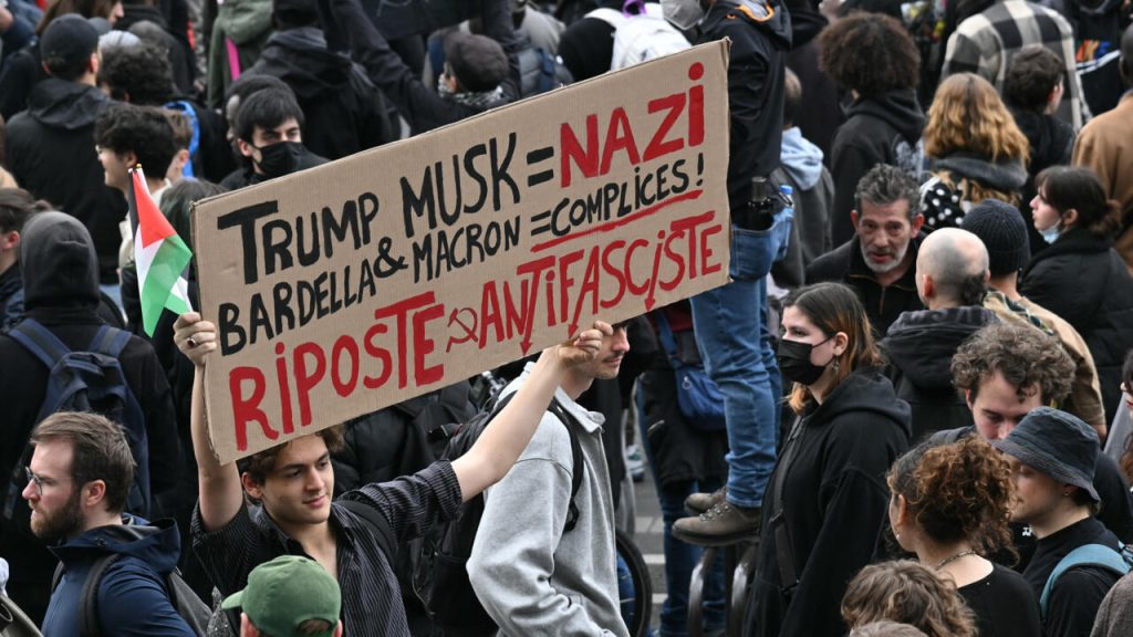 Des dizaines de milliers en France protestent contre le racisme et l'extrême droite