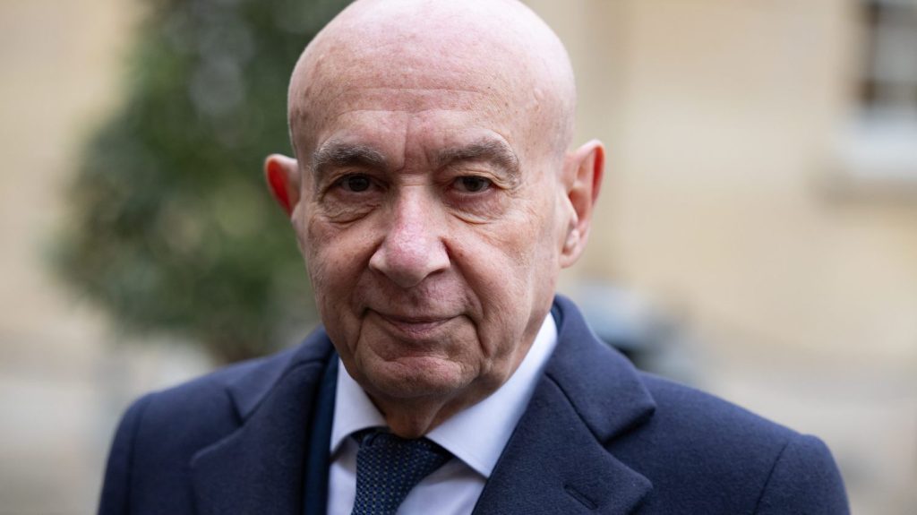 Propos sur Donald Trump et Elon Musk : le sénateur Claude Malhuret a dit "ce que pensent beaucoup de gens, et sans doute une majorité d'Américains"