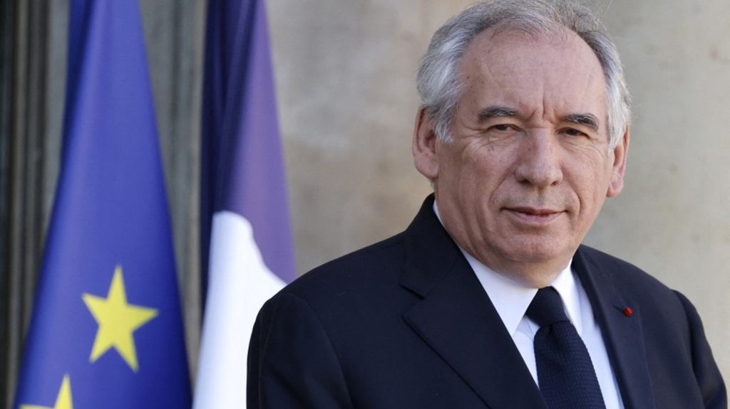 :
    Édito



  



  


      

  

  
    Gouvernement de François Bayrou : un cap franchi, mais une action en panne

          François Bayrou vient de dépasser les trois mois à Matignon. S'il a, contrairement à son prédécesseur, passé l'épreuve du budget, il peine à mettre en place un programme d’action concret.