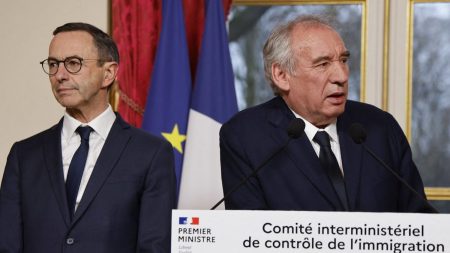 :
    Édito



  



  


      

  

  
    Entre François Bayrou et Bruno Retailleau, ce mariage blanc peut-il durer ?

          Bruno Retailleau a menacé samedi de quitter le gouvernement si Paris renonce à un rapport de force avec l'Algérie pour qu'elle accepte ses ressortissants en situation irrégulière en France. Le rapprochement temporaire entre le Premier ministre et le ministre de l'Intérieur repose sur de fragiles intérêts communs.