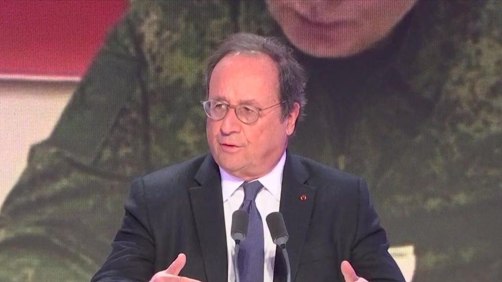 Avoirs russes gelés : il faut aller plus loin, estime François Hollande, "au nom des réparations" envers l'Ukraine