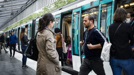 Harcèlement sexuel dans les transports publics français à la hausse: rapport