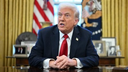 Cinq questions sur la hausse de 25% des droits de douane sur les automobiles étrangères annoncée par Donald Trump