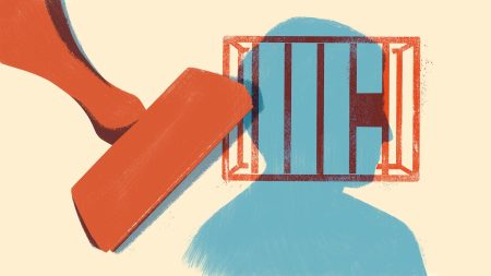 "Des zombies qui tournent en rond" : comment l'isolement en détention, que Gérald Darmanin veut généraliser pour les narcotrafiquants, compromet la réinsertion