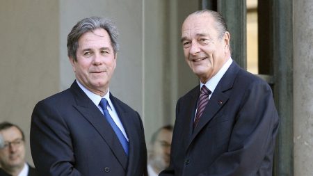 Jean-Louis Debré envisageait de créer une agence de voyages avec Jacques Chirac Quand Jean-Louis Debré imaginait ouvrir une agence de voyages avec Jacques Chirac