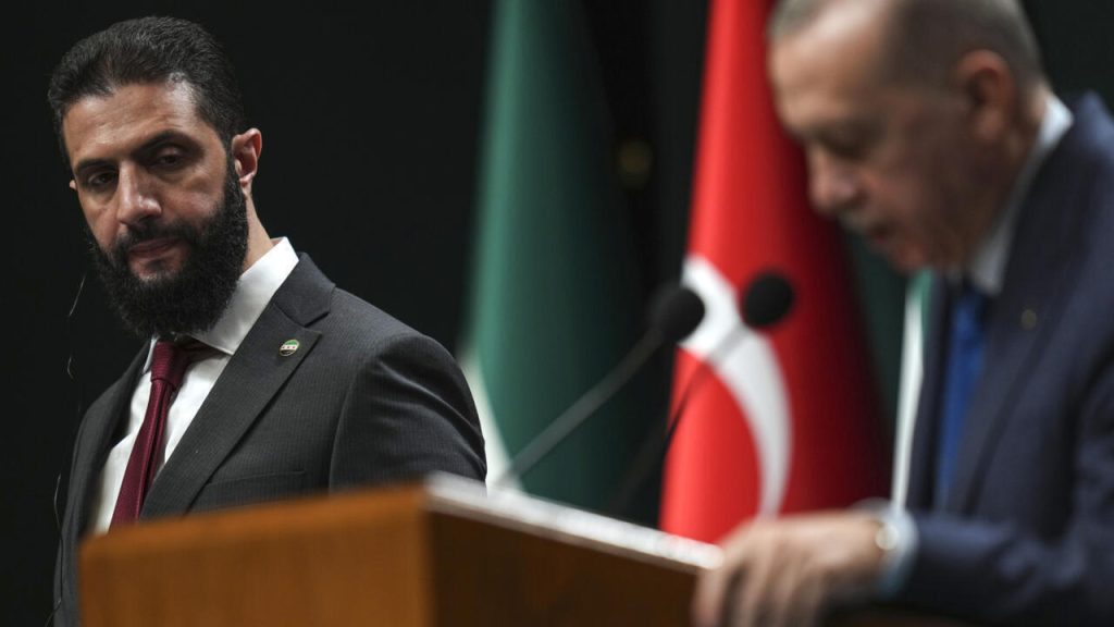 La Syrie à Crossfire alors que la rivalité turque-israélienne se réchauffe sur les successeurs d'Assad