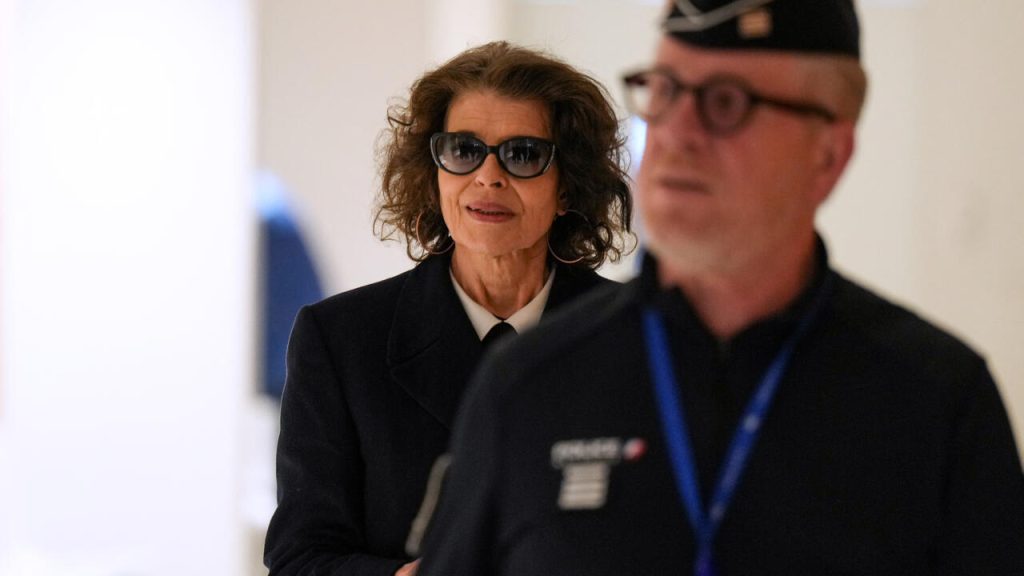 L'acteur de haut niveau français, Fanny Ardant, offre un soutien à DePardieu dans un cas d'assaut sexuel