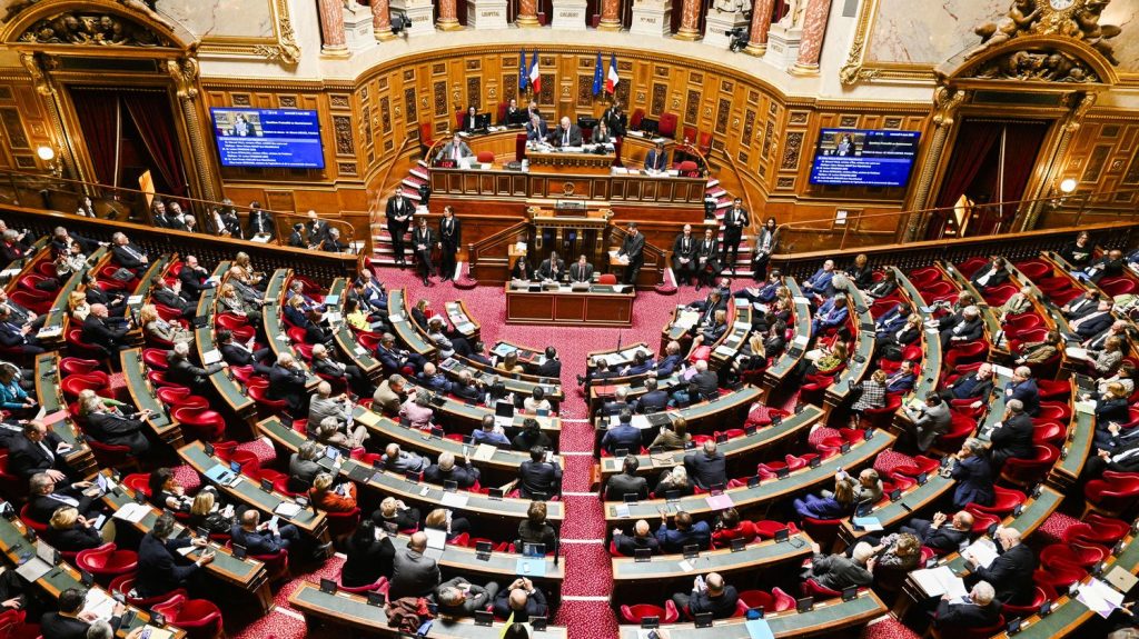 Le Sénat adopte une loi réhabilitant les femmes condamnées pour avoir avorté