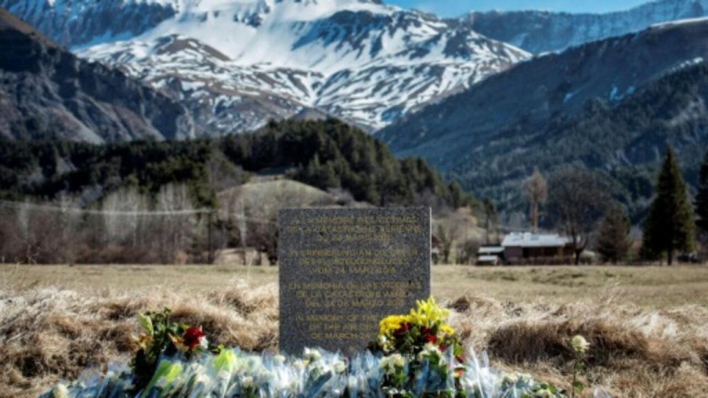 Le village alpin français marque le 10e anniversaire de la crash de Germanwings