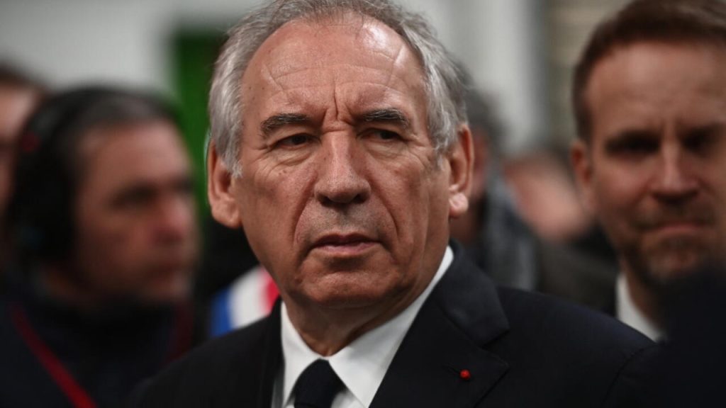 Les syndicats sont tenus alors que le PM français rejette le retour à l'âge de la retraite de 62 ans