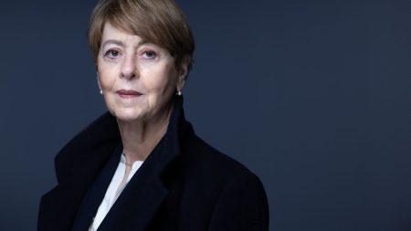 Loi Justice Mineurs : « Dix fois pire que prévu », alerte Adeline Hazan :
Vidéo
Loi sur la justice des mineurs : "C'est très grave, on reste sans voix : le texte voté est dix fois pire que ce qu'on craignait", alerte Adeline Hazan