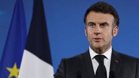 Cinq ans après le confinement, Emmanuel Macron se remémore une période qui "a révélé la force de notre unité"