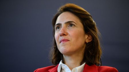 Macron : Expliquer aux Français où on va dans « ce moment grave », selon Valérie Hayer Allocution d'Emmanuel Macron : "Il faut pouvoir expliquer aux Français où on va" dans "ce moment grave", selon l'eurodéputée Valérie Hayer