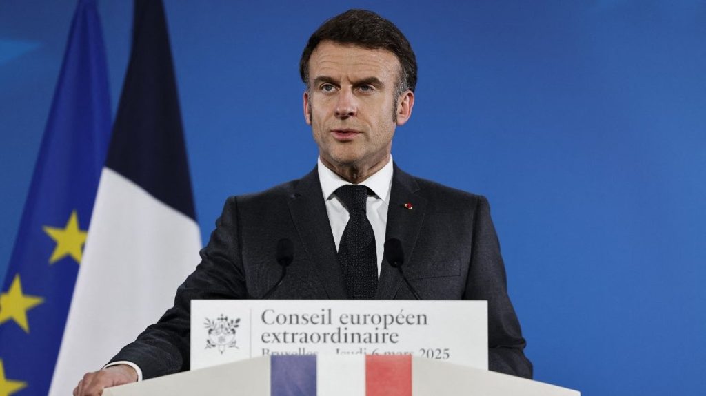 Guerre en Ukraine : Emmanuel Macron se dit "prêt à parler" à Vladimir Poutine "quand nous aurons considéré que c'est le bon moment"