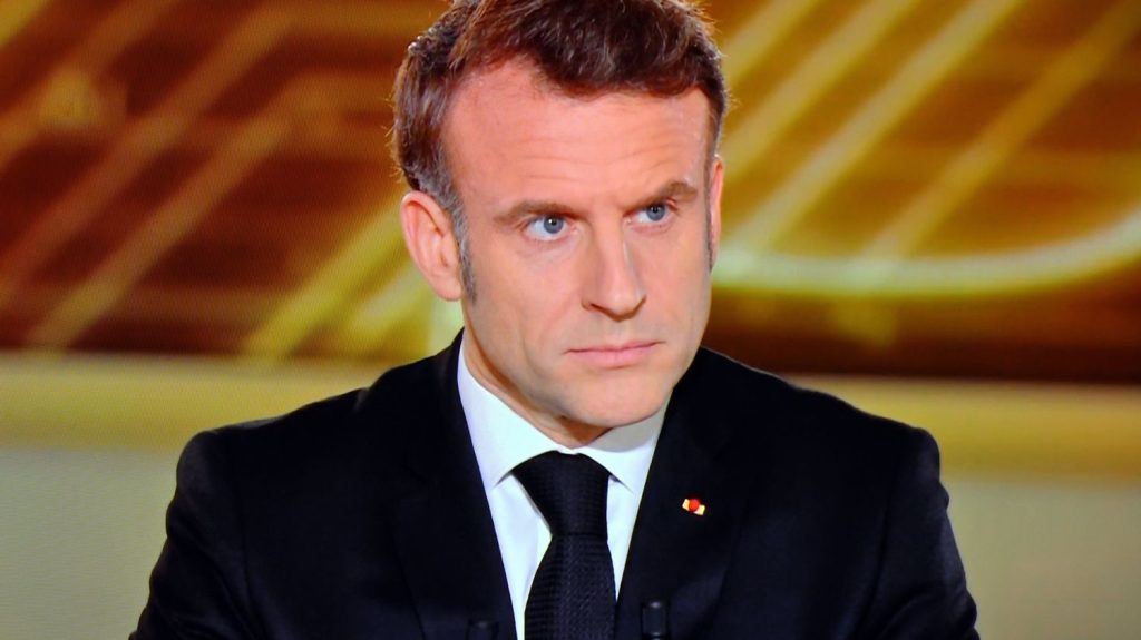"Bascule de l'Histoire" : que va dire Emmanuel Macron aux Français lors de son allocution télévisée ?