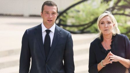 Marine Le Pen : avenir politique en péril après le procès des assistants parlementaires du RN ? Procès des assistants parlementaires du RN : l'avenir politique de Marine Le Pen compromis ?