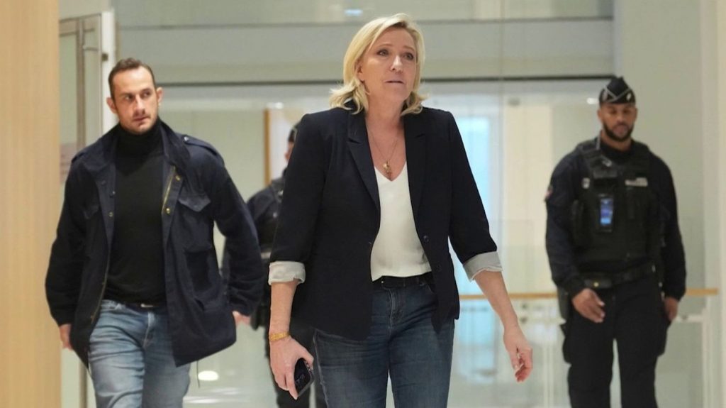 Procès des assistants parlementaires du Front national : Marine Le Pen joue son avenir politique