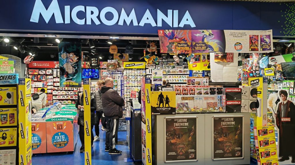 :
    Reportage




  



  


  
  "Ce serait dommage que ça disparaisse" : l'amertume des salariés et des clients de Micromania, lâchés par leur propriétaire