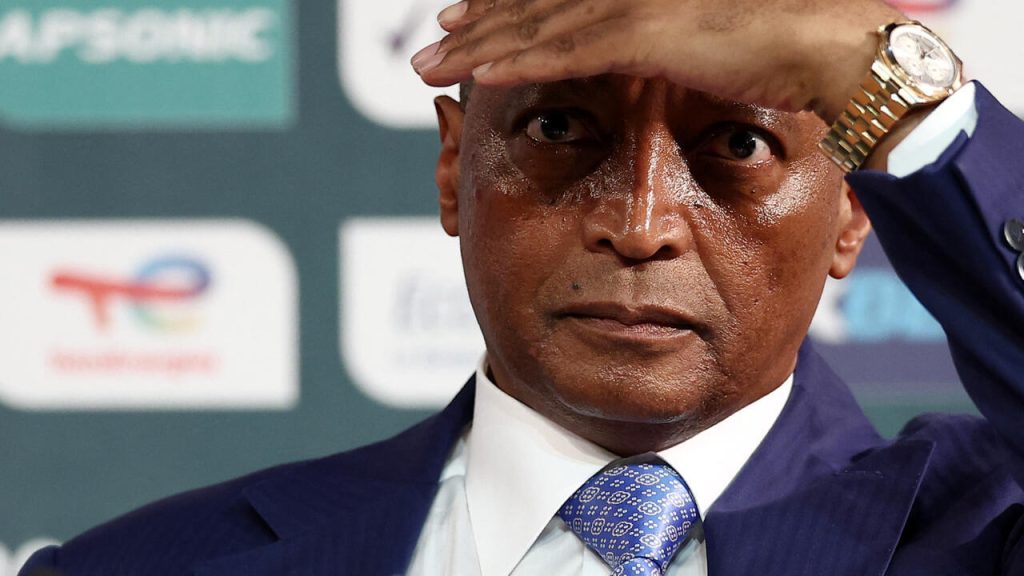 Motsepe remporte le deuxième mandat en tant que chef de la Confédération du football africain