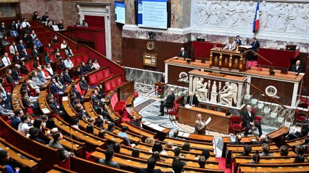 Narcotrafic : L’Union des magistrats critique l’efficacité des nouveaux outils législatifs Proposition de loi contre le narcotrafic : "Il est faux de dire qu’on y arrivera simplement avec des outils législatifs nouveaux" estime l'Union syndicale des magistrats