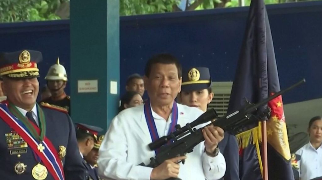 Philippines : l’ex-président jugé pour crimes contre l’humanité Philippines : l'ex-président bientôt jugé pour crime contre l'humanité