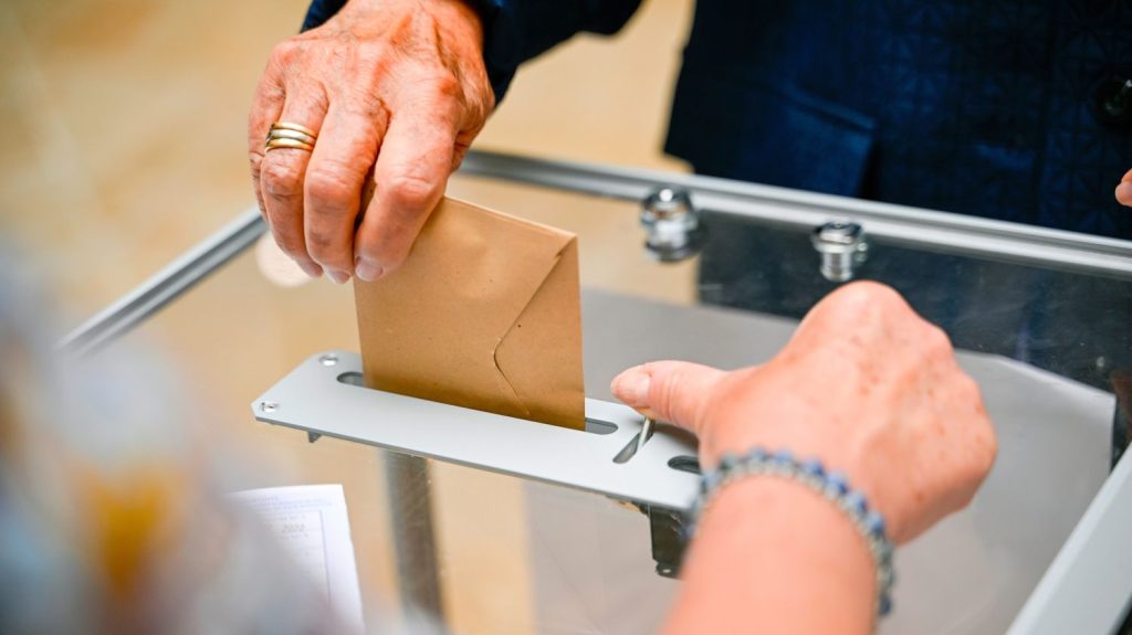 :
    Édito



  



  


      

  

  
    Présidentielle 2027 : le risque de perturbations du scrutin par des ingérences russes

          À l'instar de ce qui se passe en Moldavie ou en Roumanie, l’exécutif redoute que la Russie tente de faire monter les candidats prorusses en manipulant les réseaux sociaux.