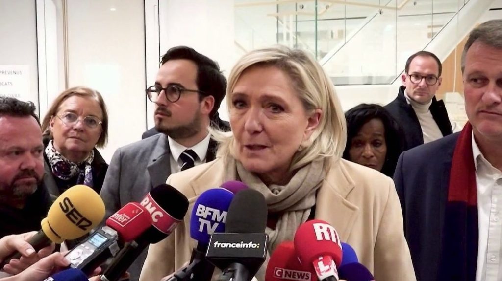 Procès des assistants parlementaires du FN : quels étaient les faits reprochés à Marine Le Pen ?
