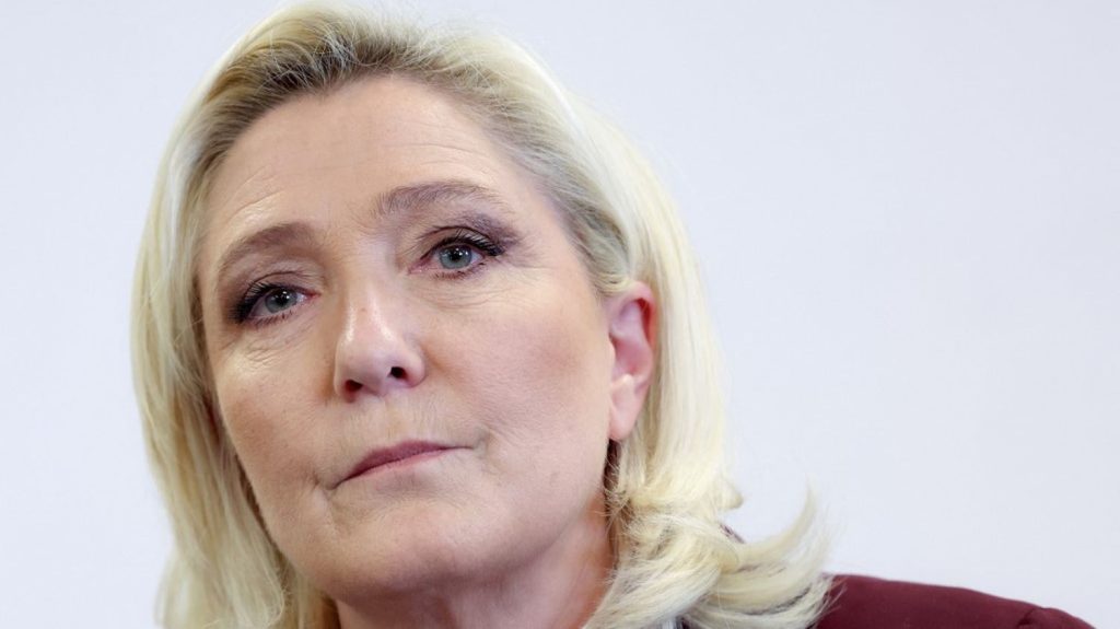 Procès des assistants parlementaires du RN : Marine Le Pen "ne croit pas" qu'une peine d'inéligibilité immédiate sera prononcée contre elle