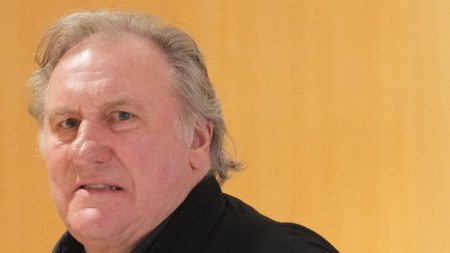 :
    le dernier publié



  



  


      

  

  
    
    Procès de Gérard Depardieu : l'acteur bénéficie-t-il d’un traitement de faveur, comme l'affirme une avocate des plaignantes ?

          Contrairement à la plupart des affaires d'agression sexuelle, le procès en correctionnelle de Gérard Depardieu s’étale sur plusieurs jours, et se tient dans des conditions de comparution peu ordinaires, avec une limite de temps d’audience quotidienne et l’autorisation pour l’acteur.
.
    
    
          Diffusé le 27/03
                      
        3min