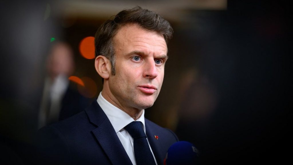 Guerre au Proche-Orient : Emmanuel Macron appelle Israël à "mettre fin aux frappes sur Gaza" et respecter la trêve au Liban