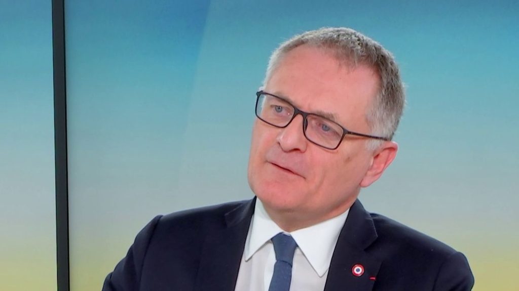 Retraites : "Il faut permettre aux Français de mettre de l'argent de côté pour compléter", estime Philippe Juvin, député Droite républicaine des Hauts-de-Seine