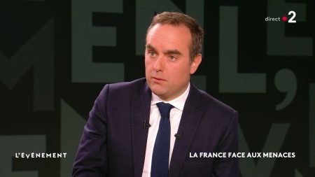 Russie, Europe fragile, paix : 5 moments clés de « L’Événement » sur les tensions internationales :
Vidéo
Menace russe, fragilité de l'Europe, négociations de paix... Cinq séquences à retenir de "L'Evénement" consacré à la montée des tensions internationales