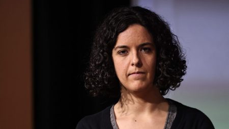 Russie : pas de menace militaire directe pour la France selon l’eurodéputée LFI Manon Aubry "À ce stade, la Russie n'est pas une menace militaire directe aux portes de la France", déclare l'eurodéputée LFI Manon Aubry