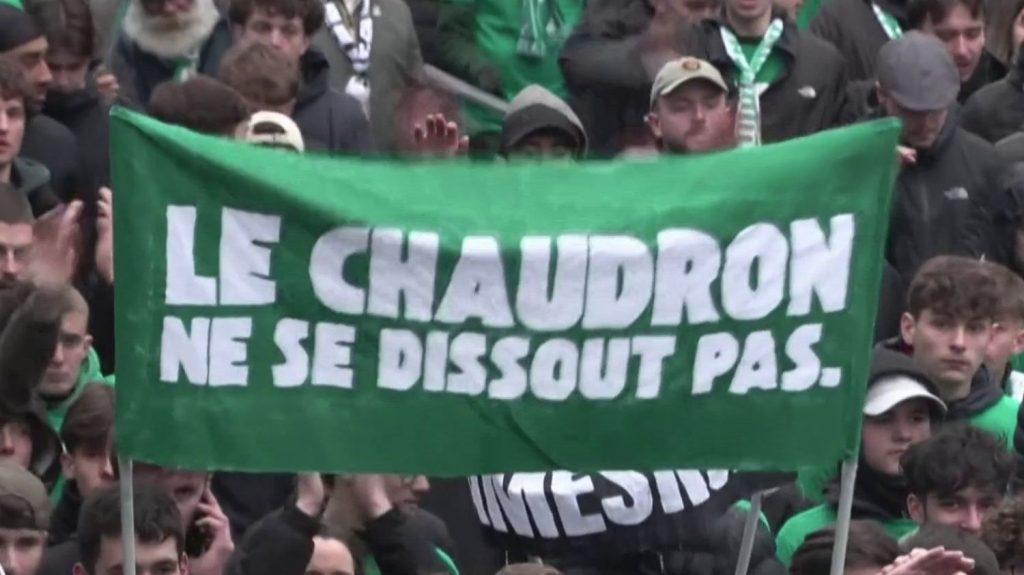 Football : manifestation à Saint-Etienne pour soutenir les groupes ultras