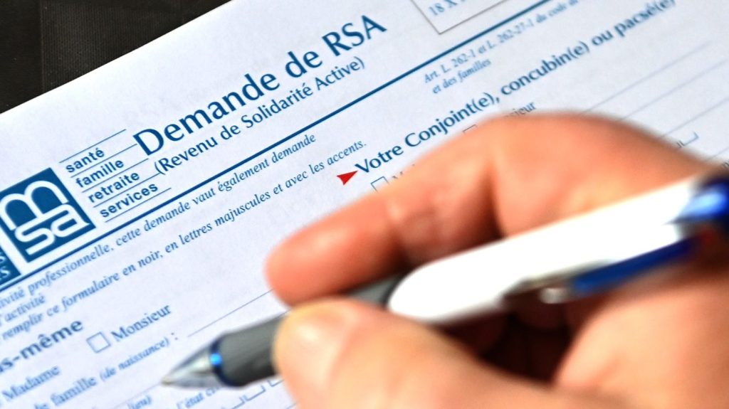 Le gouvernement souhaite pouvoir suspendre l'allocation de 30 à 100% pour les bénéficiaires du RSA en cas de manquement au contrat d'engagement