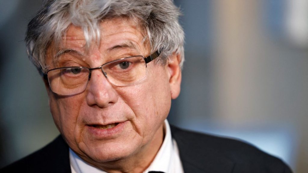 Tensions entre la France et l'Algérie : Bruno Retailleau "se prend pour le ministre des Affaires étrangères", estime le député LFI Éric Coquerel
