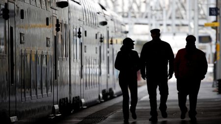 Trains annulés après la bombe de la Seconde Guerre mondiale trouvée près de Paris Gare du Nord