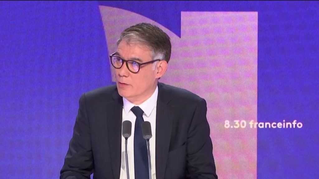 Échange tendu  entre Trump et Zelensky : "Personne n'a trouvé ça normal à part Marine le Pen", dénonce le premier secrétaire du PS